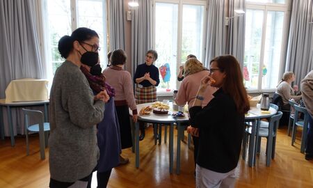 Die Besucher der Fortbildung im Gespräch miteinander